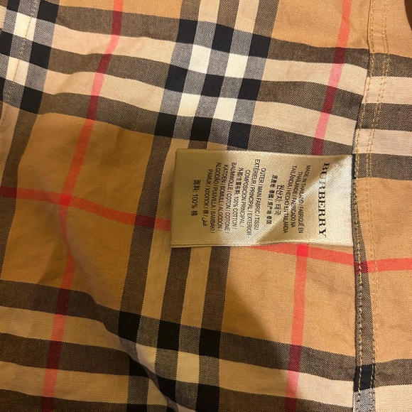 Used Burberry shirt in good condition - Picture 1 of 3